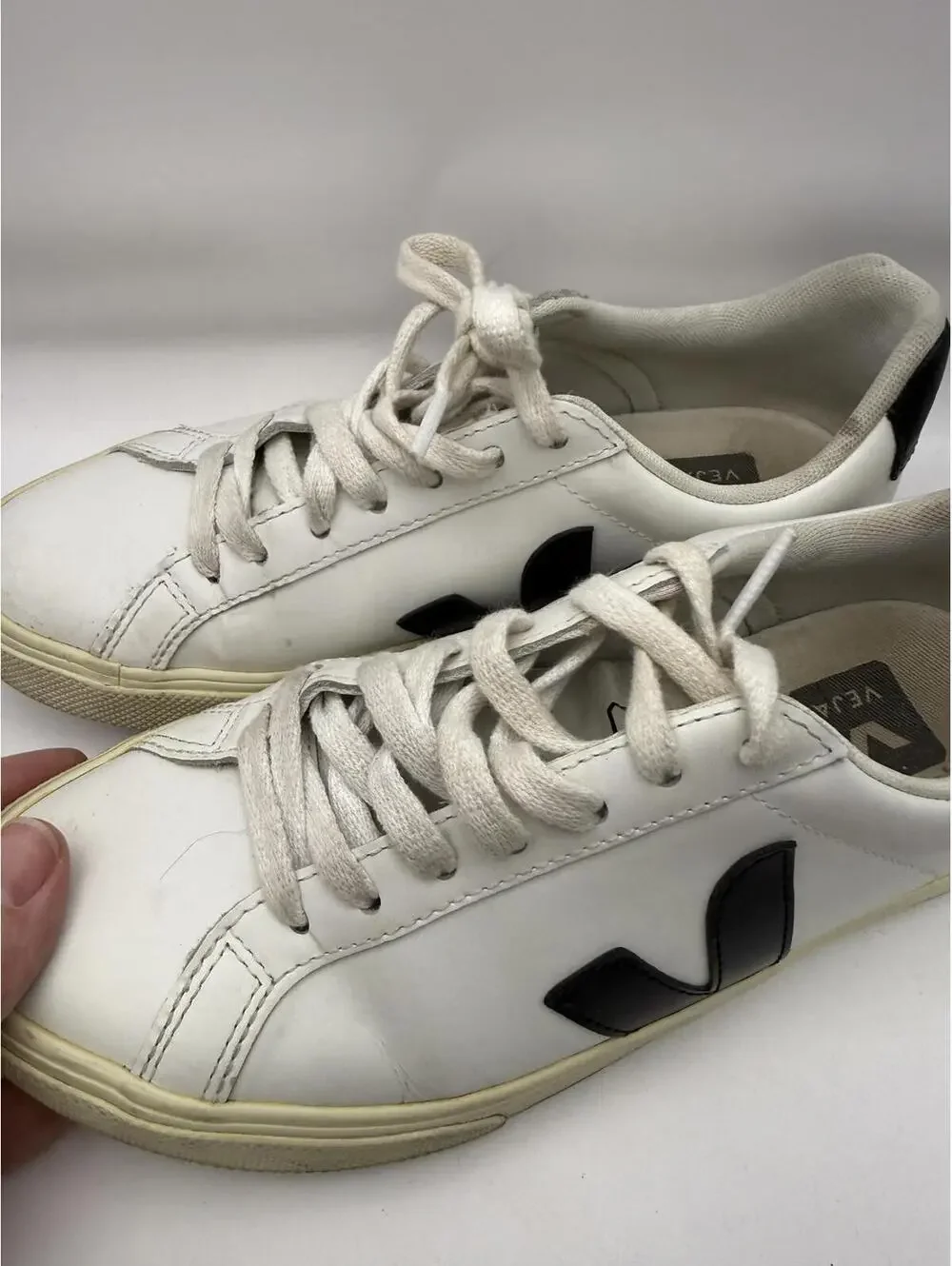 Veja White and Black Leather Sneakers Women's 5 Eu 36